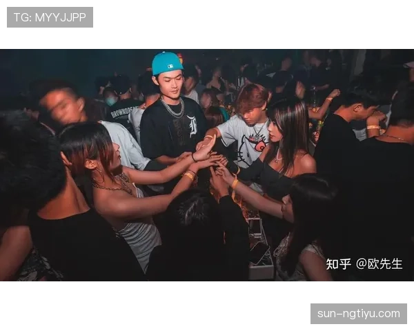 扎克拉文训练完直接去夜店蹦迪？这体力分配也太离谱了